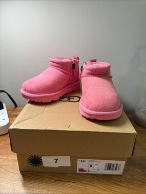 UGG Classic Ultra Mini Size 8